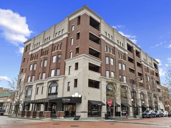 110 S Marion Street , Unit 606, Oak Park, IL 60302