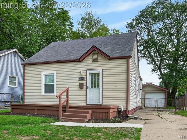 23440 Cayuga Avenue, Hazel Park, MI 48030