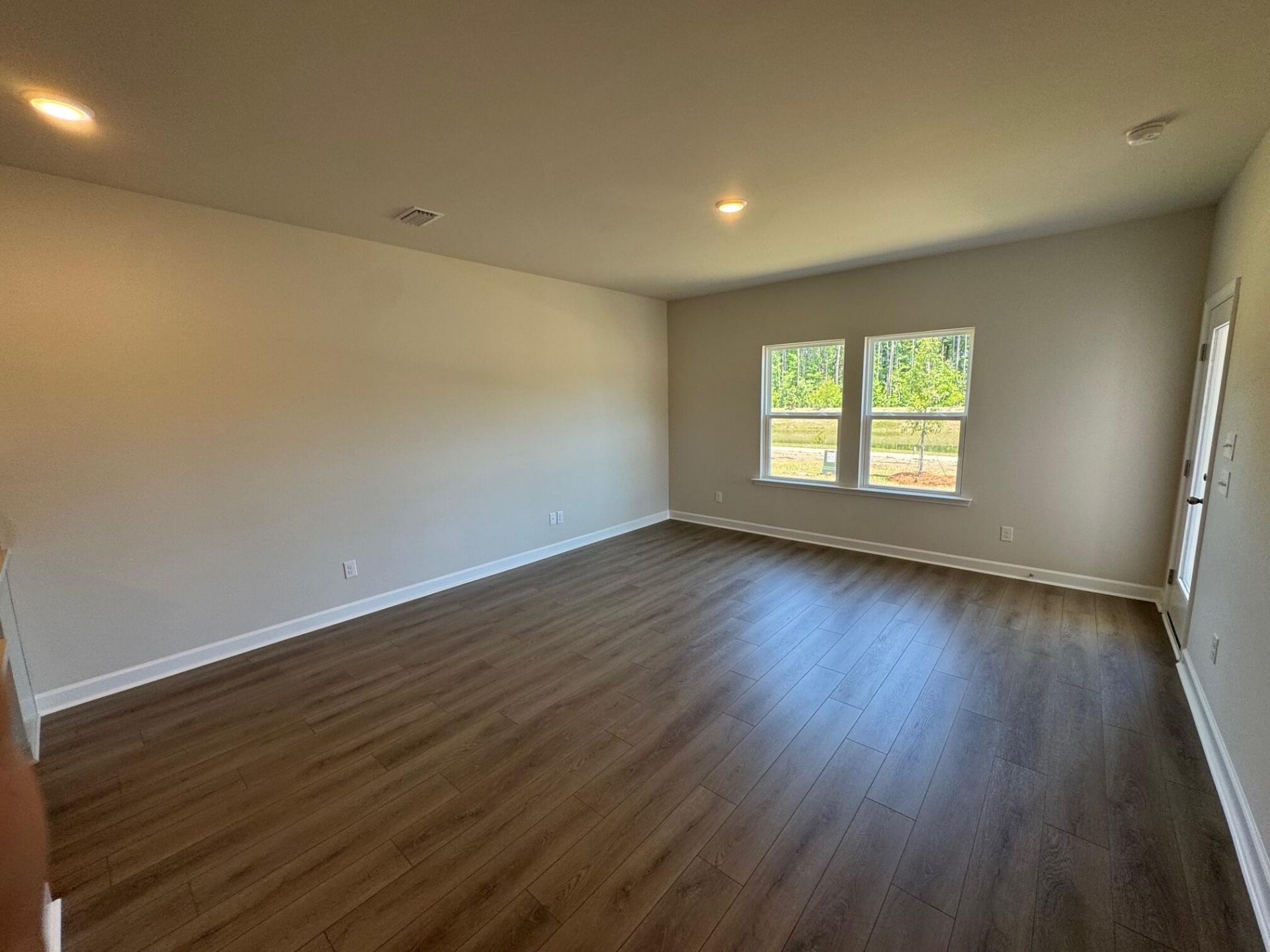1052 Dusk Drive Photo 14