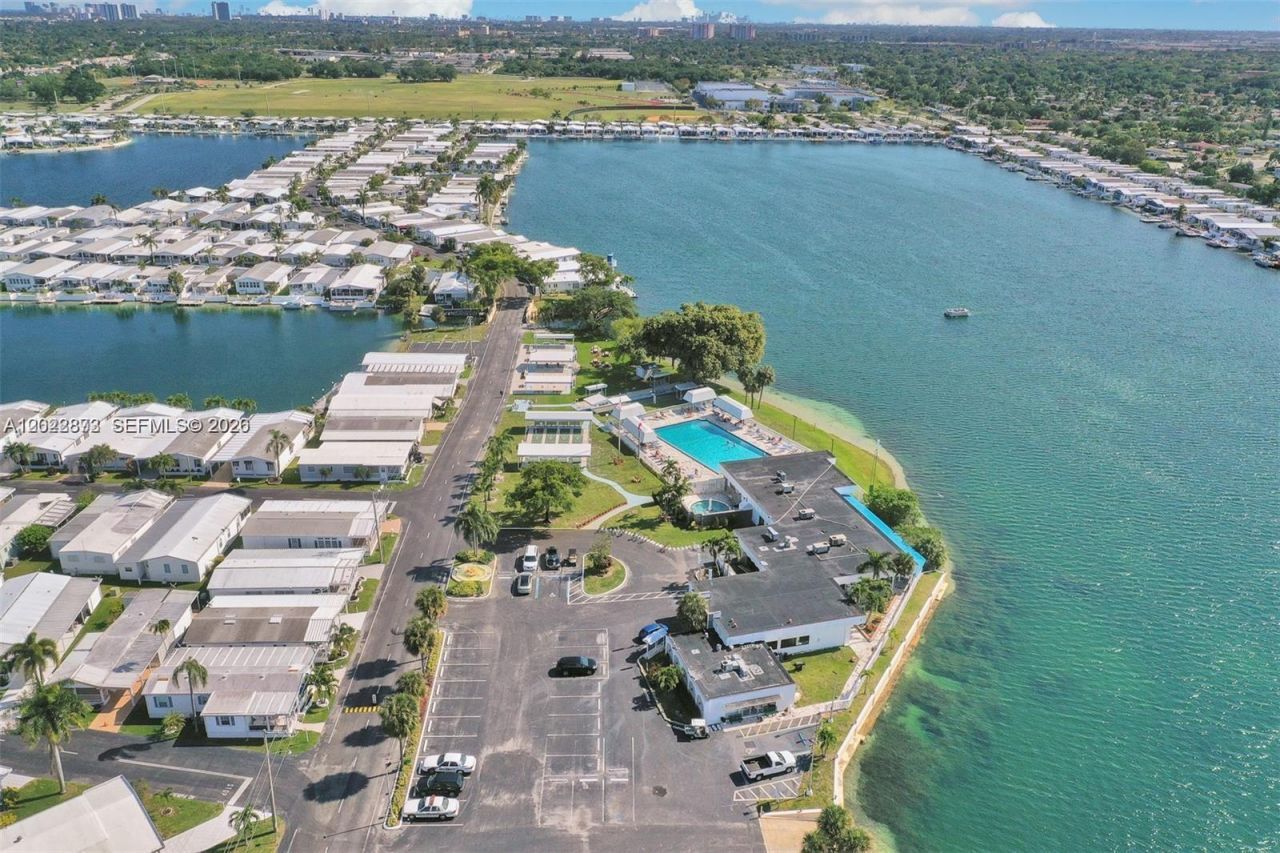 110 Marine Lake Dr, Hallandale Beach, FL 33009 Photo