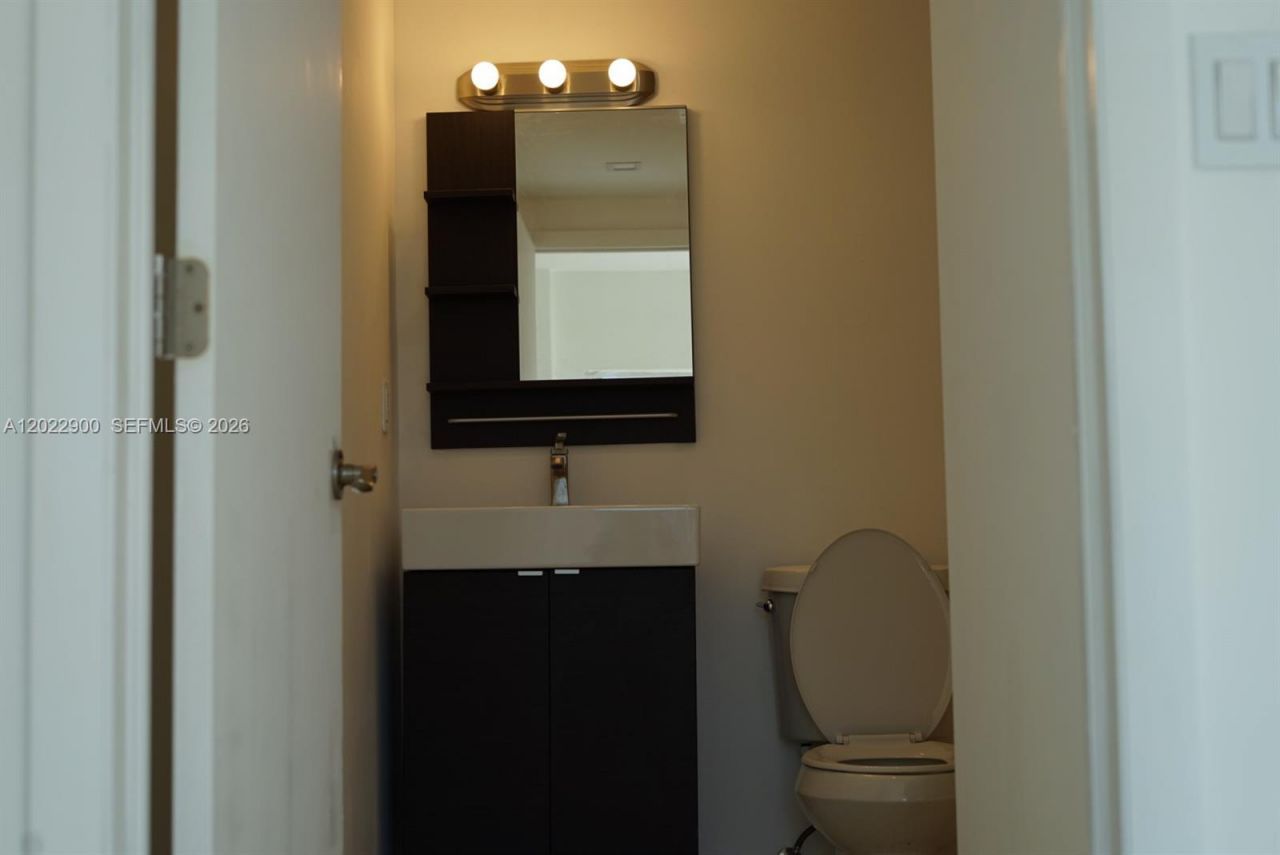 1456 NE 147 St, North Miami Beach, FL 33161 Photo