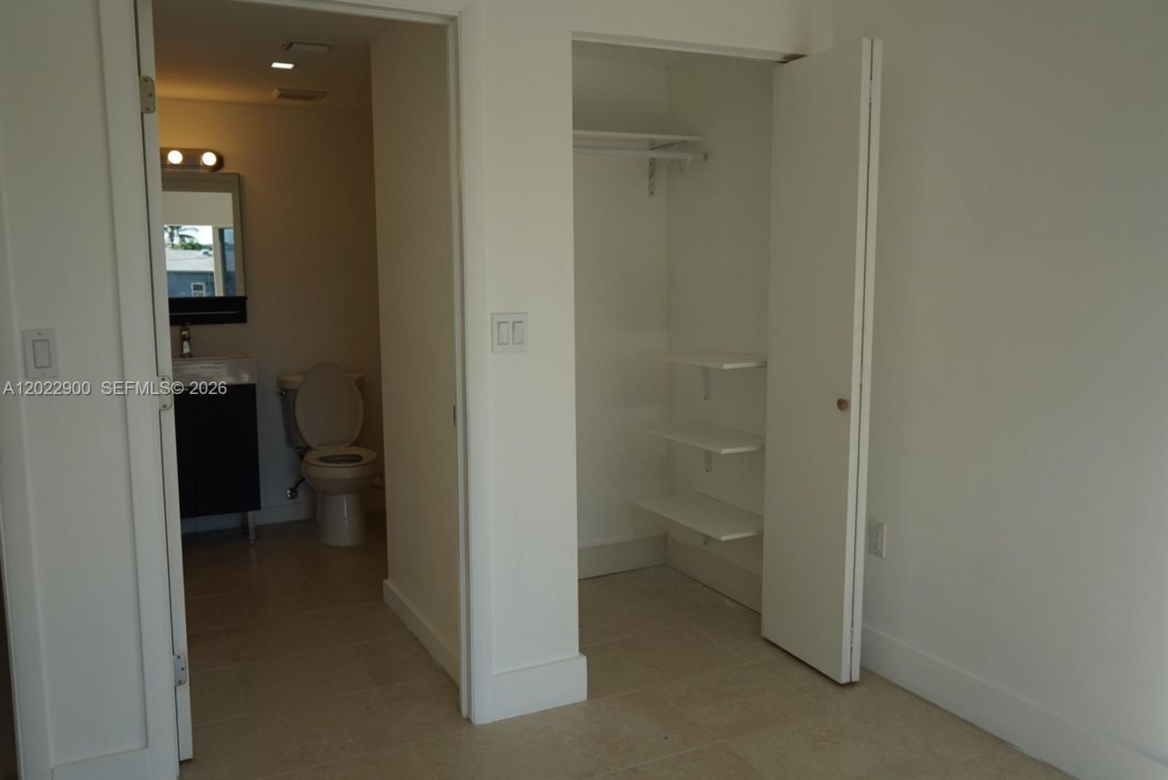 1456 NE 147 St, North Miami Beach, FL 33161 Photo