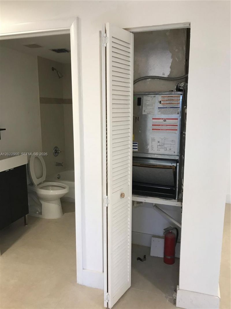1456 NE 147 St, North Miami Beach, FL 33161 Photo