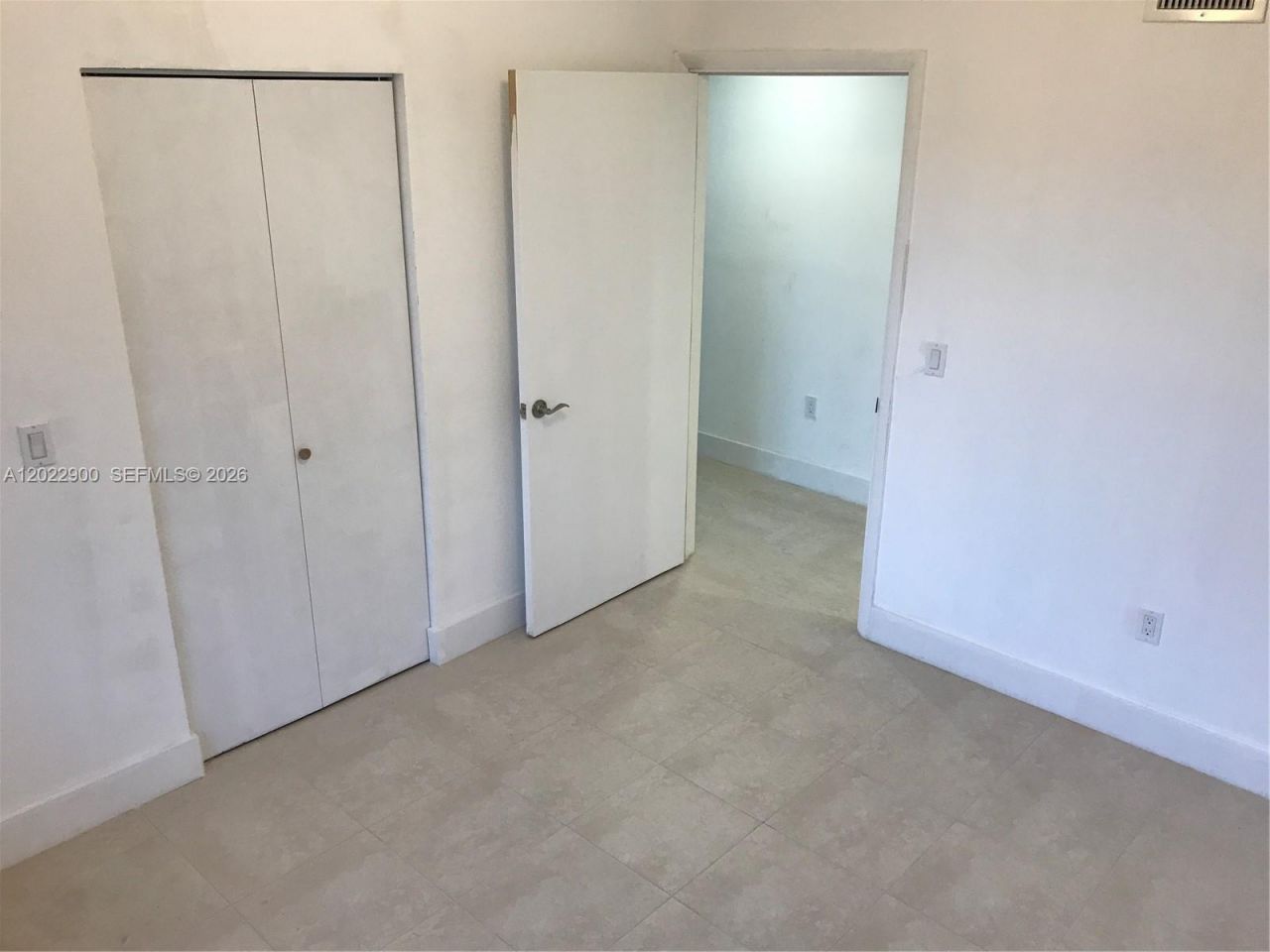 1456 NE 147 St, North Miami Beach, FL 33161 Photo