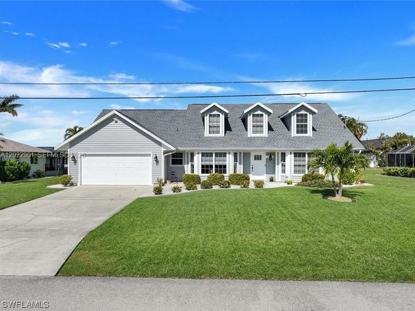 407 SW 37 , Cape Coral, FL 33914