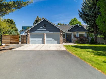 21196 Strawberry Mountain Bend, OR 97702