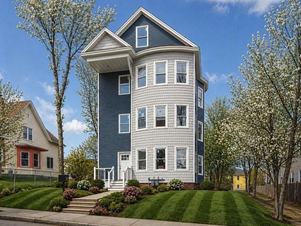 39 Gates St, Unit 1, Worcester, MA 01610