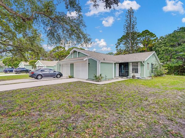 1370 SE Rivergreen Circle, Port St. Lucie, FL 34952