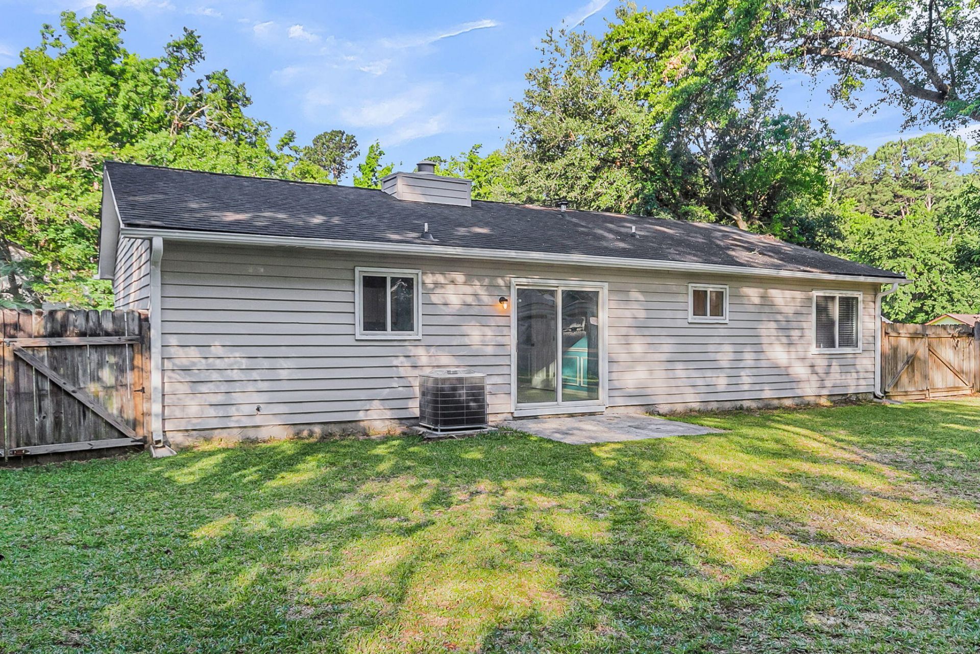 114 Iron Road Photo 31
