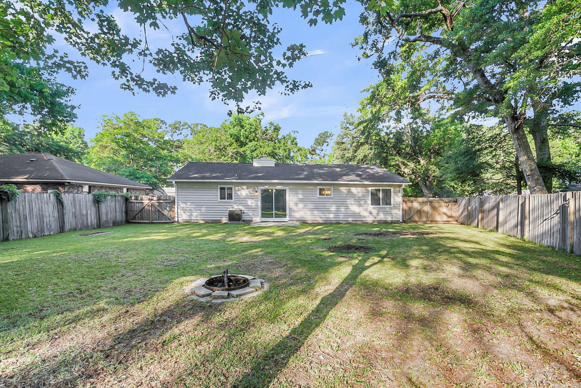 114 Iron Road Photo 33