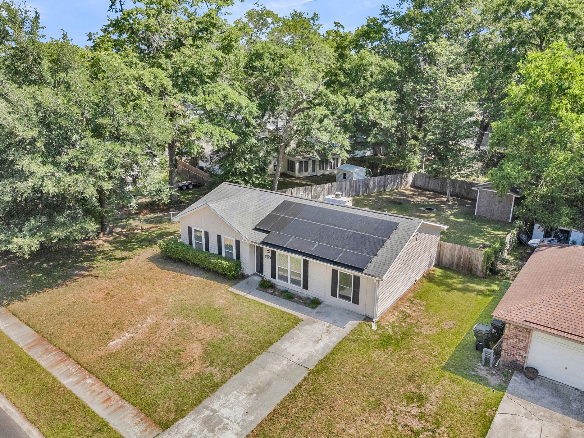 114 Iron Road Photo 37