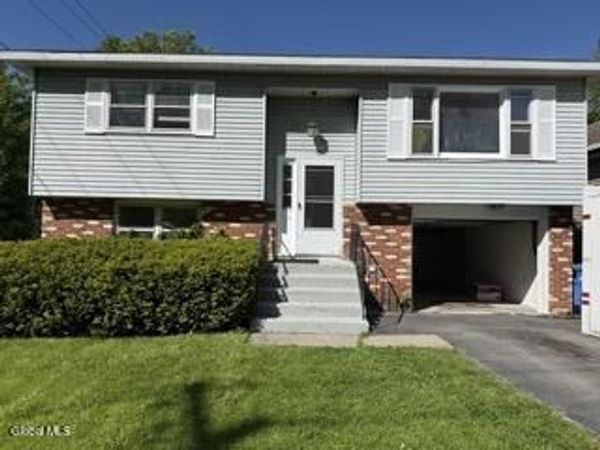 53 Greenway, Albany, NY 12208