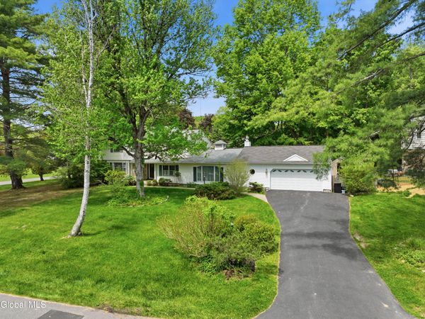 60 Thorndale Road, Slingerlands, NY 12159