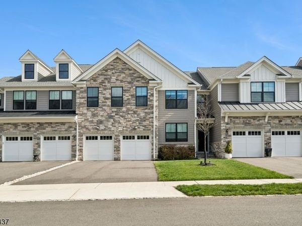 6 Concord Ct, Warren, NJ 07059
