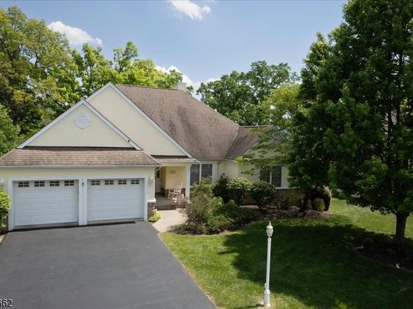 15 Bracken Hill Rd, Hardyston, NJ 07419