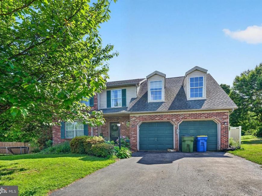 1070 S Gora Road, York, PA 17404 Main Photo