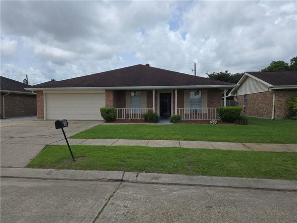 120 FIRETHORN Drive , Gretna, LA 70056