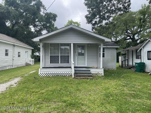 4036 W Pine Street, Moss Point, MS 39563
