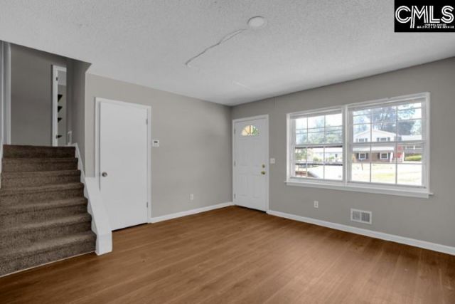 1037 Dawson Drive  Photo 5