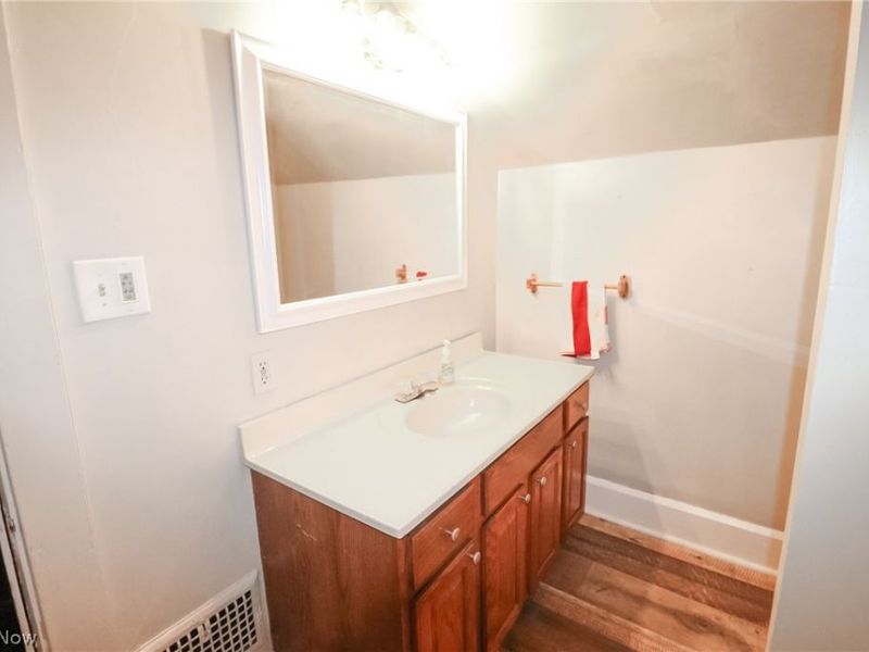 13004 Edison Street NE, Alliance, OH 44601 Photo 22