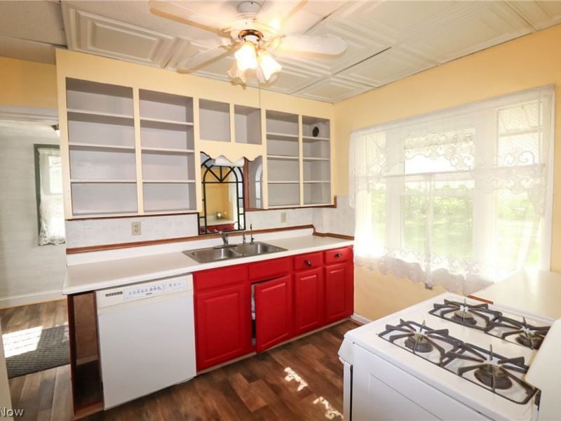 13004 Edison Street NE, Alliance, OH 44601 Photo 8