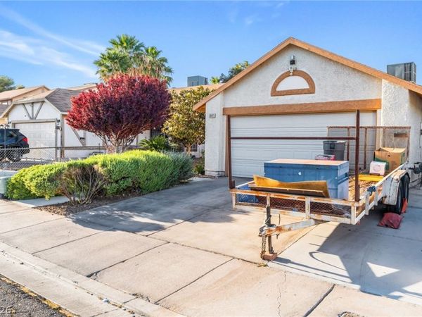 5942 Whispering Pine Avenue , Las Vegas, NV 89142