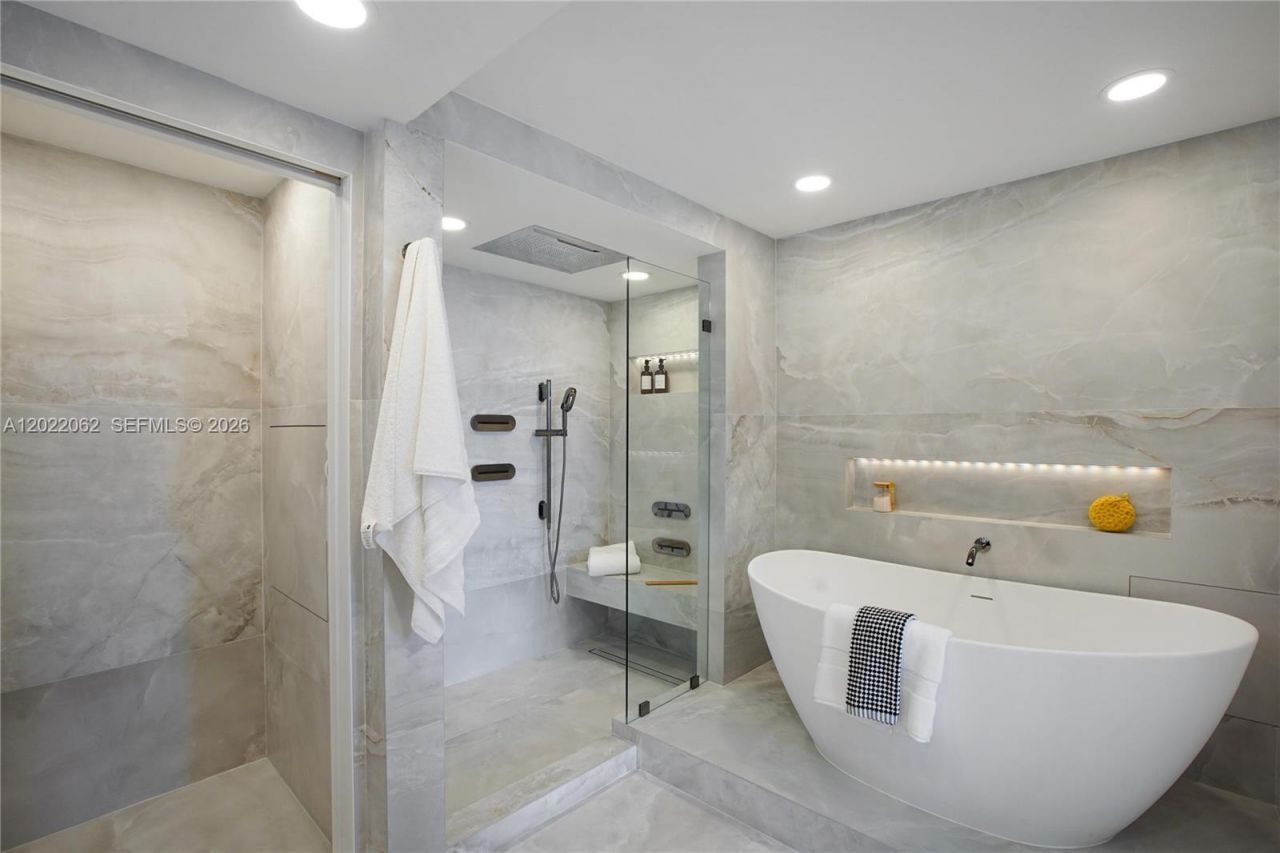 9 Island Ave, Unit T2, Miami Beach, FL 33139 Photo