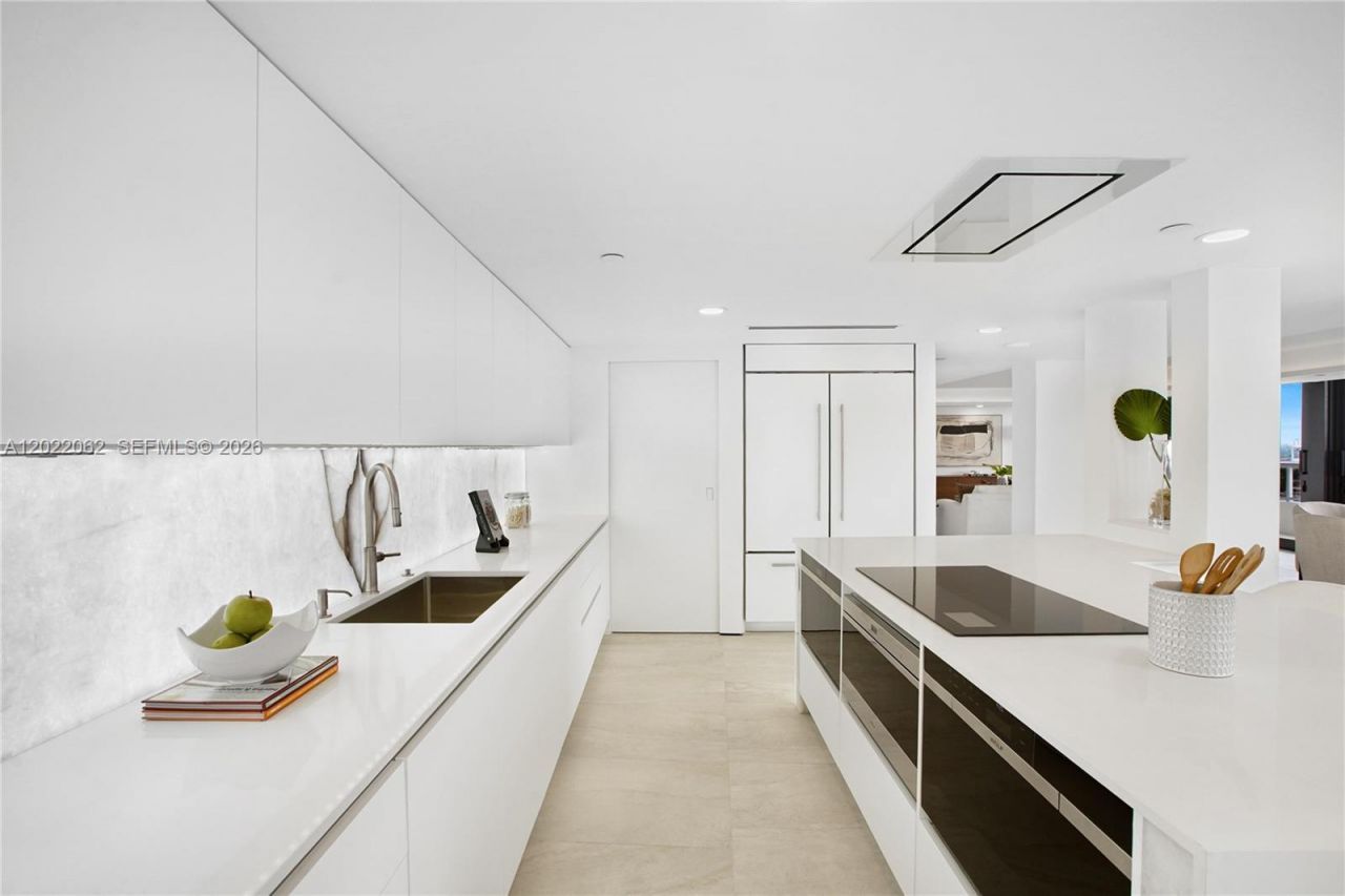 9 Island Ave, Unit T2, Miami Beach, FL 33139 Photo