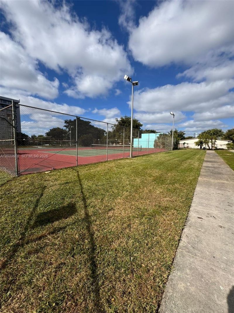 15600 NW 7th Ave , Unit 507, Miami, FL 33169 Photo