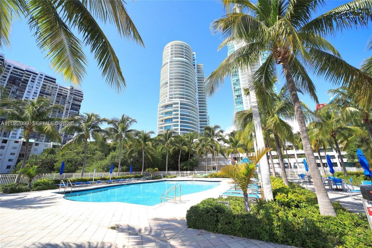 2101 Brickell , Unit 410, Miami, FL 33131 Photo