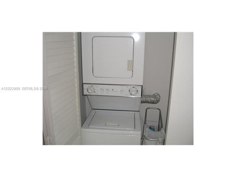 2101 Brickell , Unit 410, Miami, FL 33131 Photo