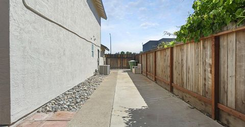 1605 Stanley Dr, Ripon, CA 95366 Photo