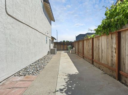 1605 Stanley Dr, Ripon, CA 95366 Photo