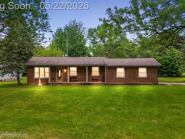 4255 Whispering Oak Drive, Flint Twp, MI 48507