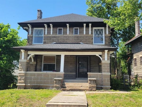 1215 Oakley Place , St Louis, MO 63112