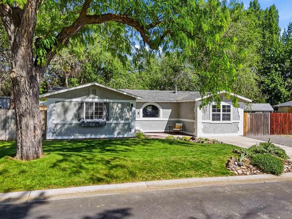 9 S Canyon Dr, Middleton, ID 83644
