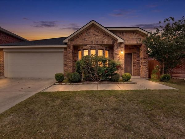 2013 Windsong Drive, Heartland, TX 75126