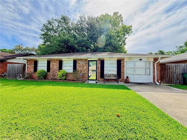 5083 ROCHESTER Drive , Marrero, LA 70072