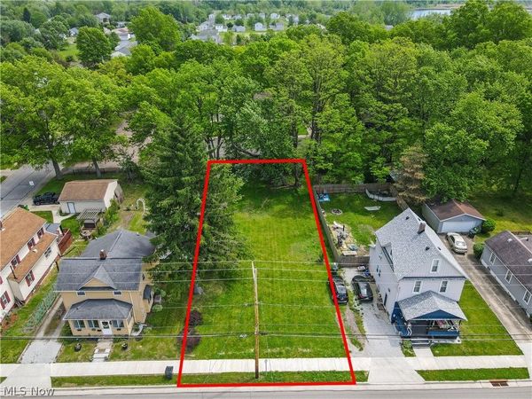 515 S Van Buren Avenue , Barberton, OH 44203