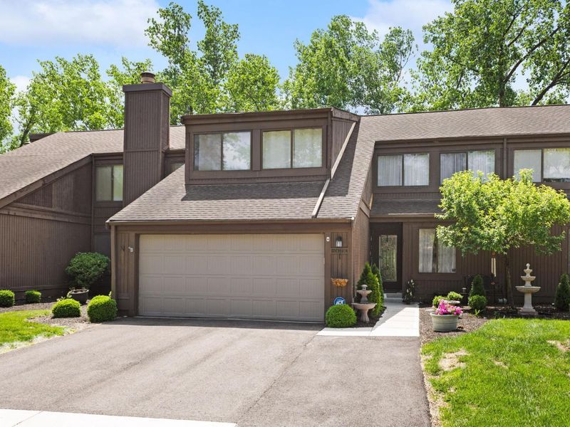 2093 Brookhurst Avenue , Unit B, Columbus, OH 43229 Photo 1