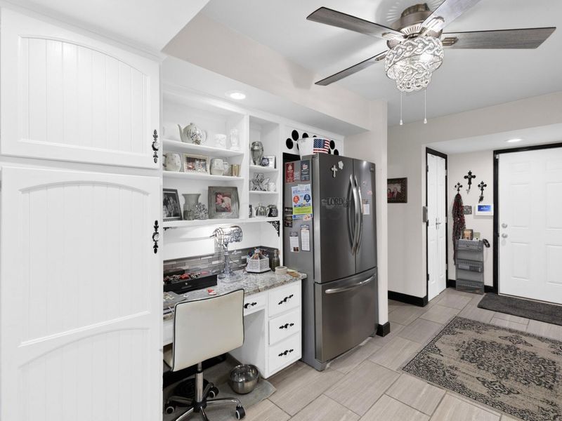 2093 Brookhurst Avenue , Unit B, Columbus, OH 43229 Photo 14