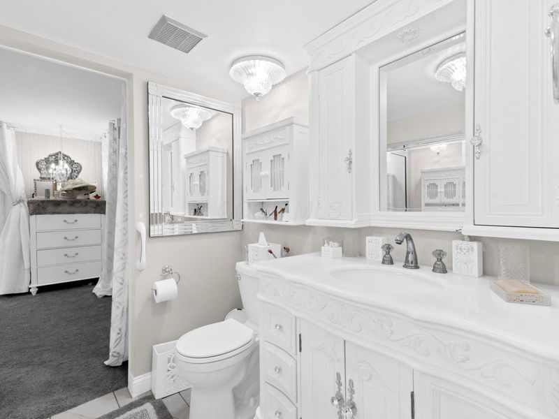 2093 Brookhurst Avenue , Unit B, Columbus, OH 43229 Photo 20