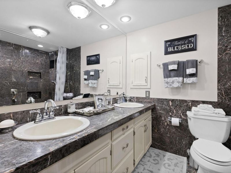 2093 Brookhurst Avenue , Unit B, Columbus, OH 43229 Photo 28