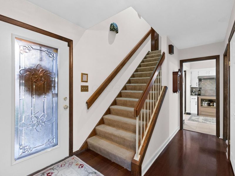 2093 Brookhurst Avenue , Unit B, Columbus, OH 43229 Photo 5