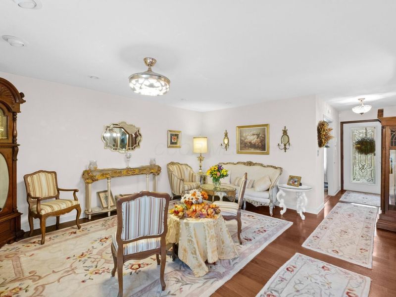 2093 Brookhurst Avenue , Unit B, Columbus, OH 43229 Photo 9