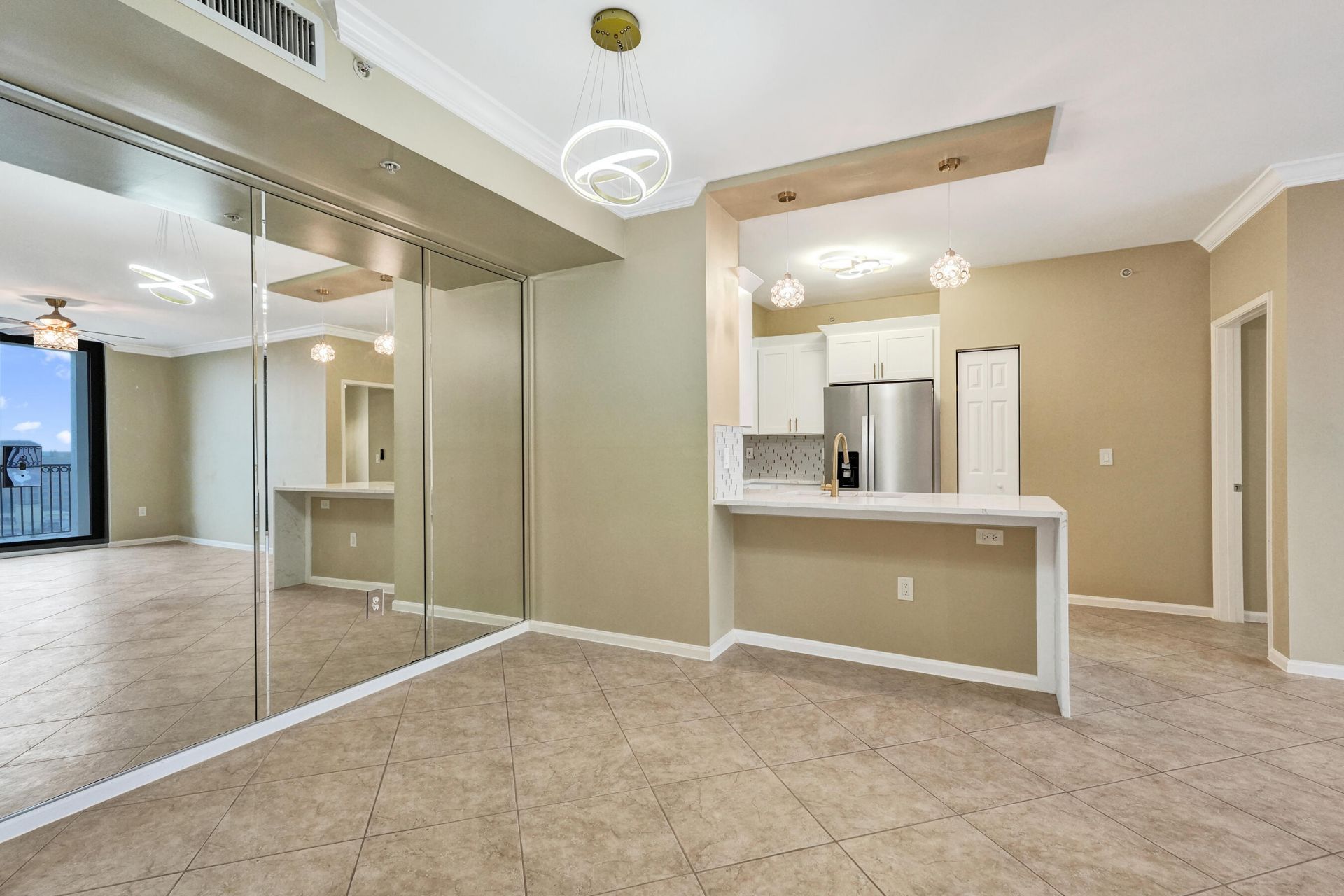 651 Okeechobee, Unit 1010, West Palm Beach, FL 33401 Photo