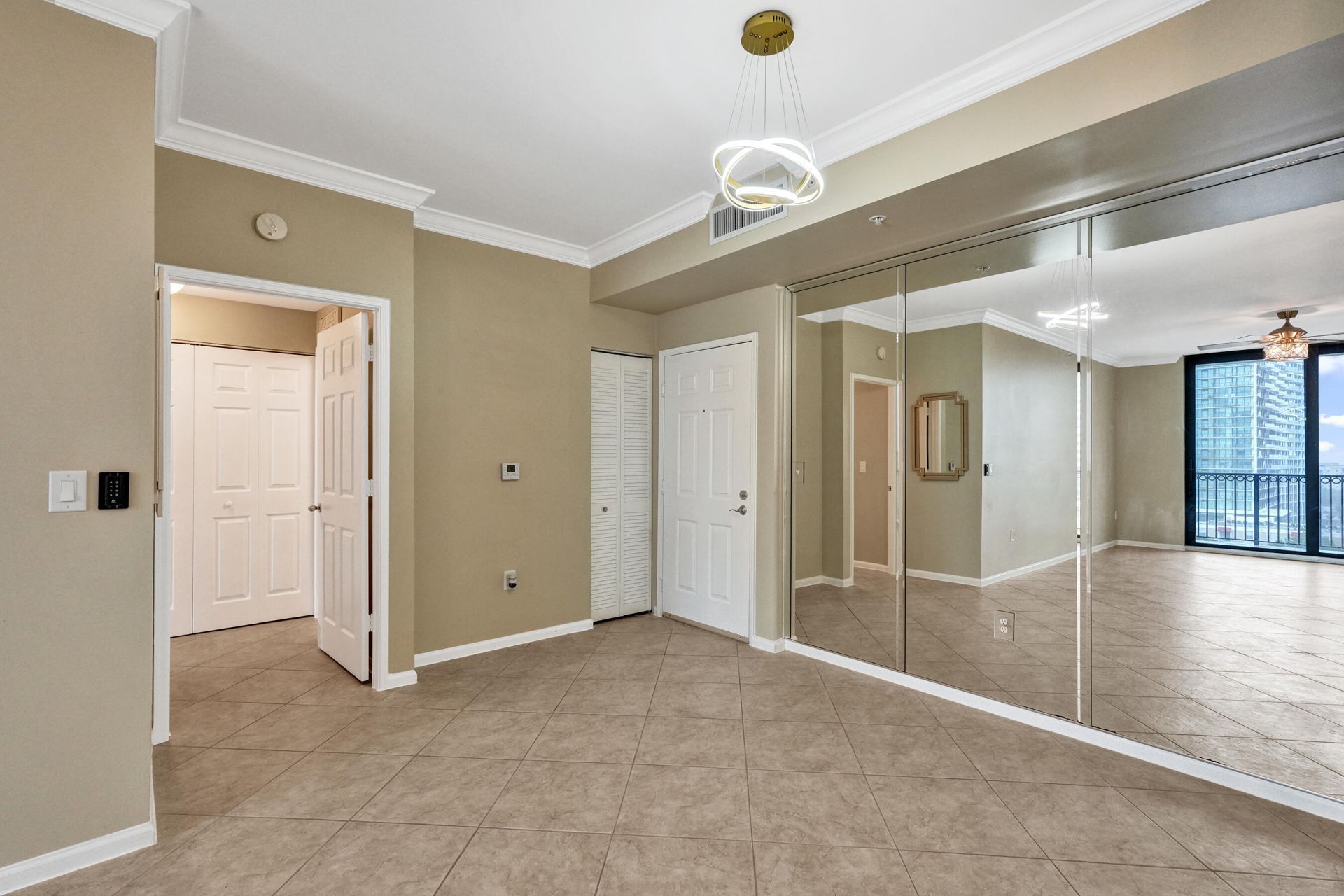 651 Okeechobee, Unit 1010, West Palm Beach, FL 33401 Photo