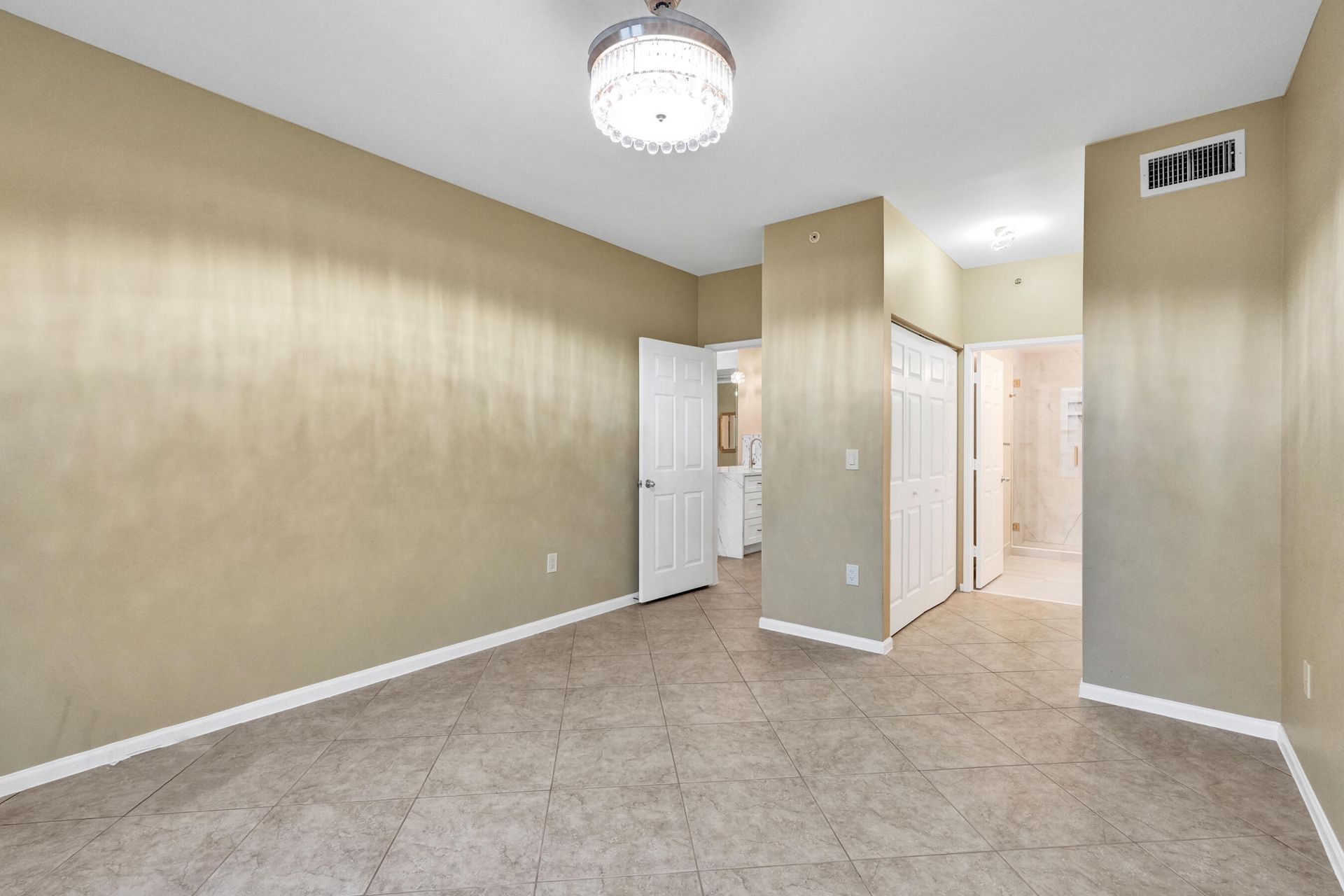 651 Okeechobee, Unit 1010, West Palm Beach, FL 33401 Photo