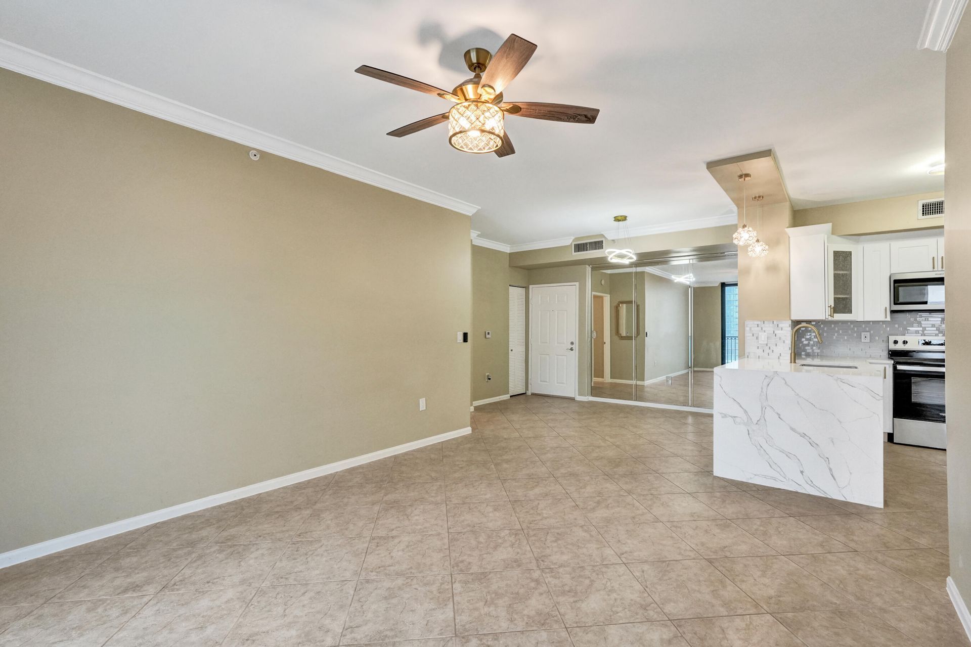 651 Okeechobee, Unit 1010, West Palm Beach, FL 33401 Photo