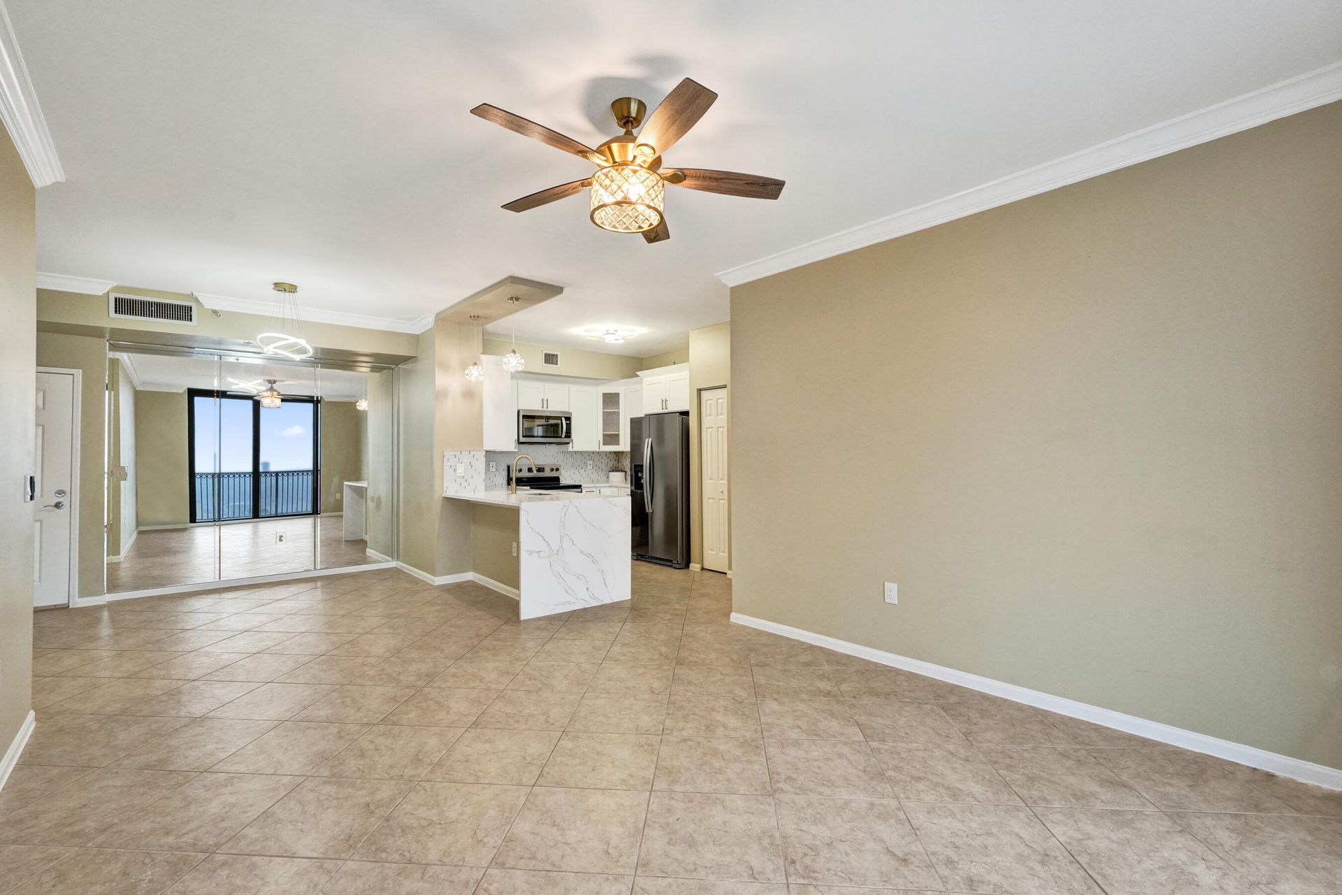 651 Okeechobee, Unit 1010, West Palm Beach, FL 33401 Photo
